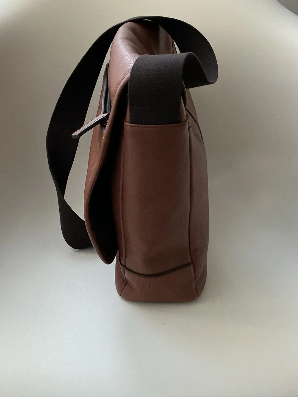 Coach Camden Men's Chestnut Leather Messenger Bag with Strap ( April 2014)
